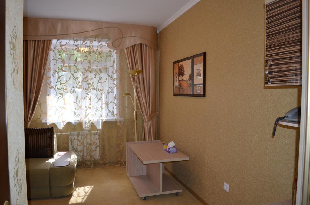 Mereke Hotel Ustʼ-Kamenogorsk Δωμάτιο φωτογραφία