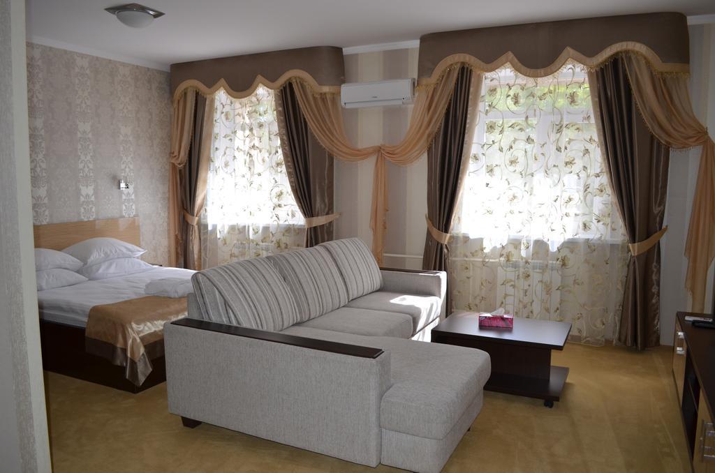 Mereke Hotel Ustʼ-Kamenogorsk Δωμάτιο φωτογραφία