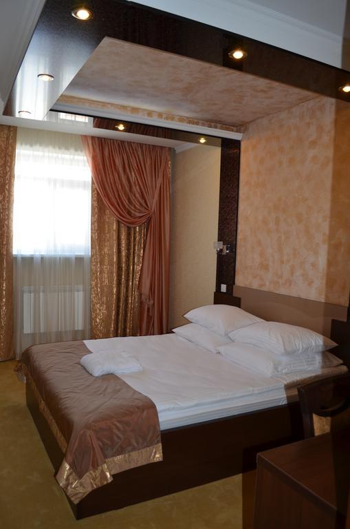 Mereke Hotel Ustʼ-Kamenogorsk Δωμάτιο φωτογραφία