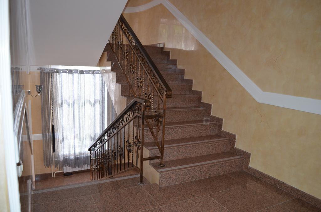 Mereke Hotel Ustʼ-Kamenogorsk Εξωτερικό φωτογραφία