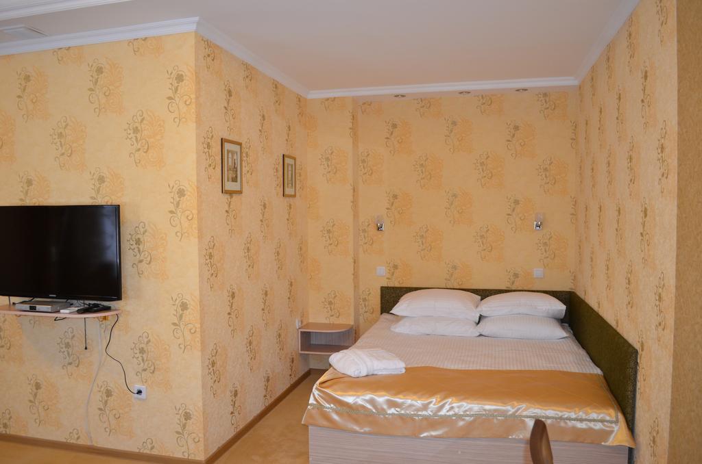 Mereke Hotel Ustʼ-Kamenogorsk Δωμάτιο φωτογραφία