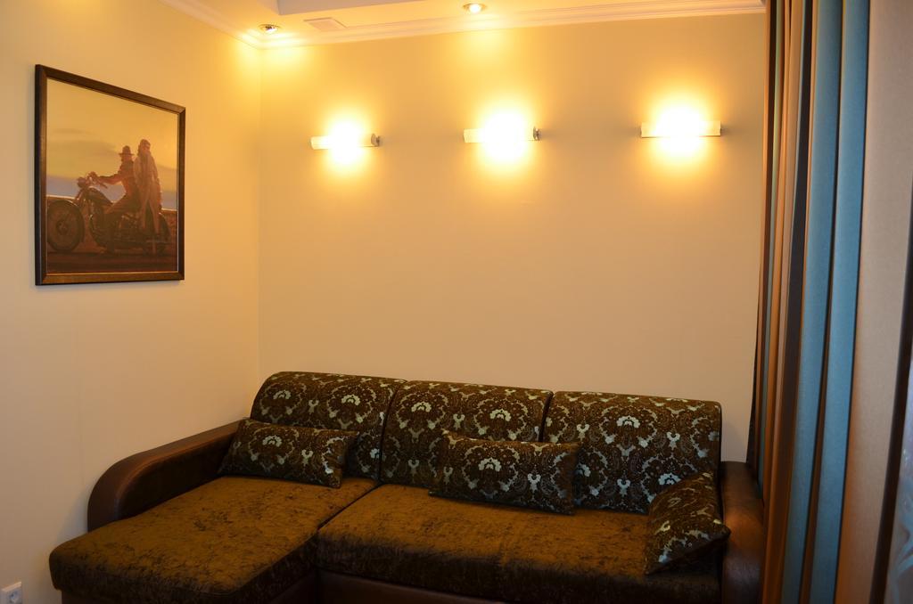 Mereke Hotel Ustʼ-Kamenogorsk Δωμάτιο φωτογραφία