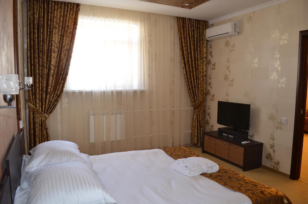 Mereke Hotel Ustʼ-Kamenogorsk Δωμάτιο φωτογραφία