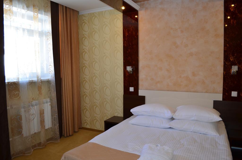 Mereke Hotel Ustʼ-Kamenogorsk Δωμάτιο φωτογραφία