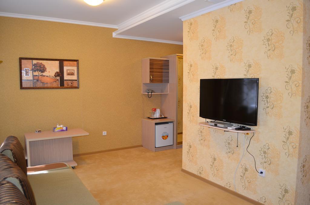 Mereke Hotel Ustʼ-Kamenogorsk Δωμάτιο φωτογραφία